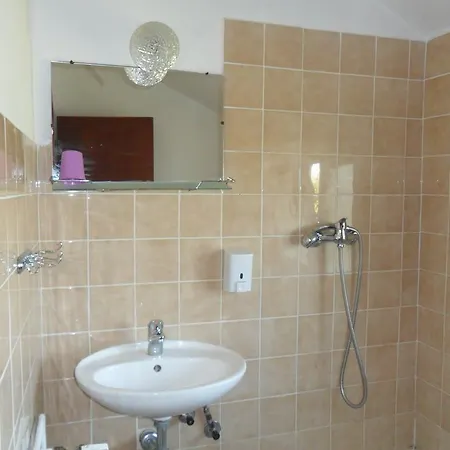 Sobe U Kucanstvu Mbm Međugorje